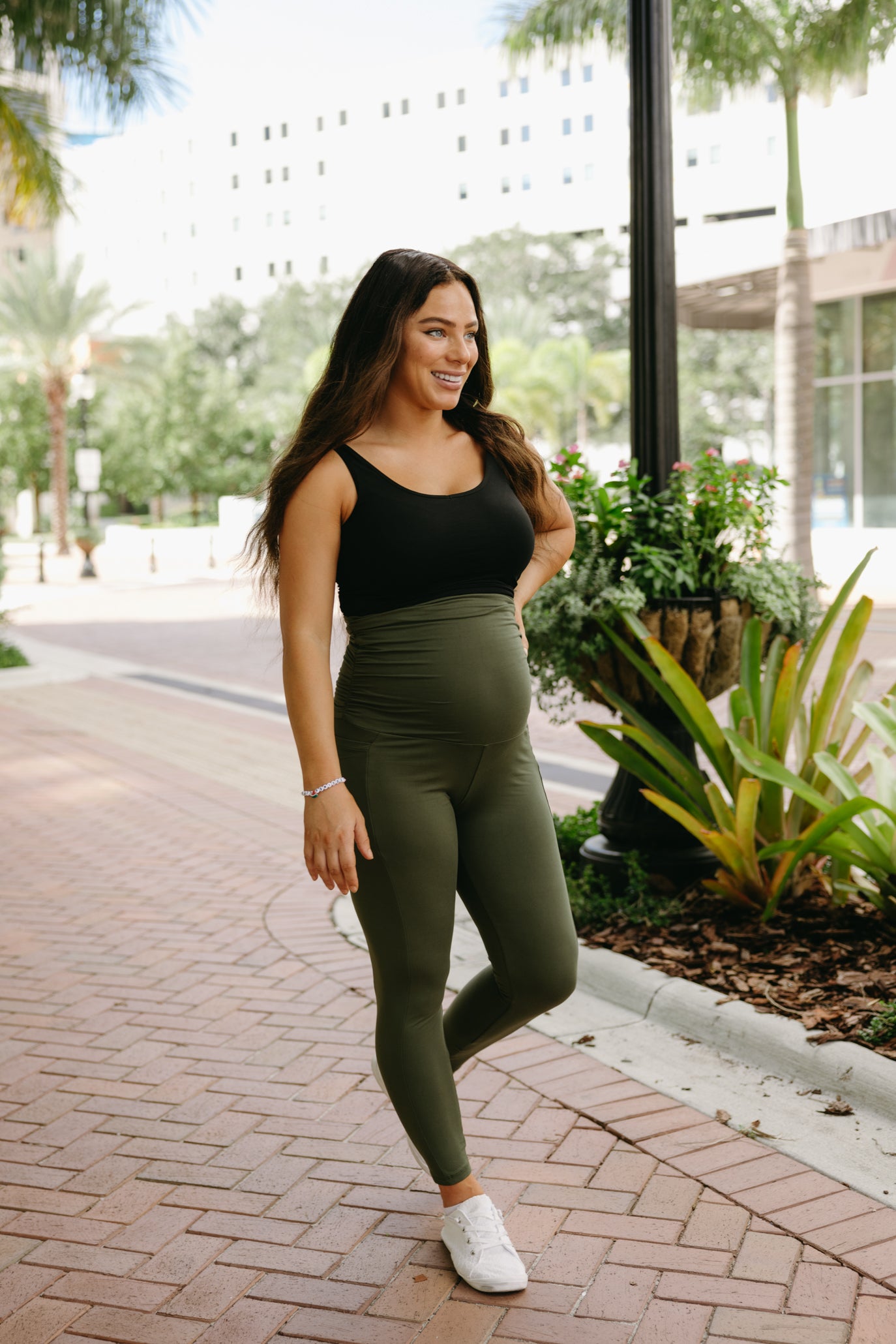 Ann Pregnancy Leggings with Pockets- Olive Green – Not Only Pants