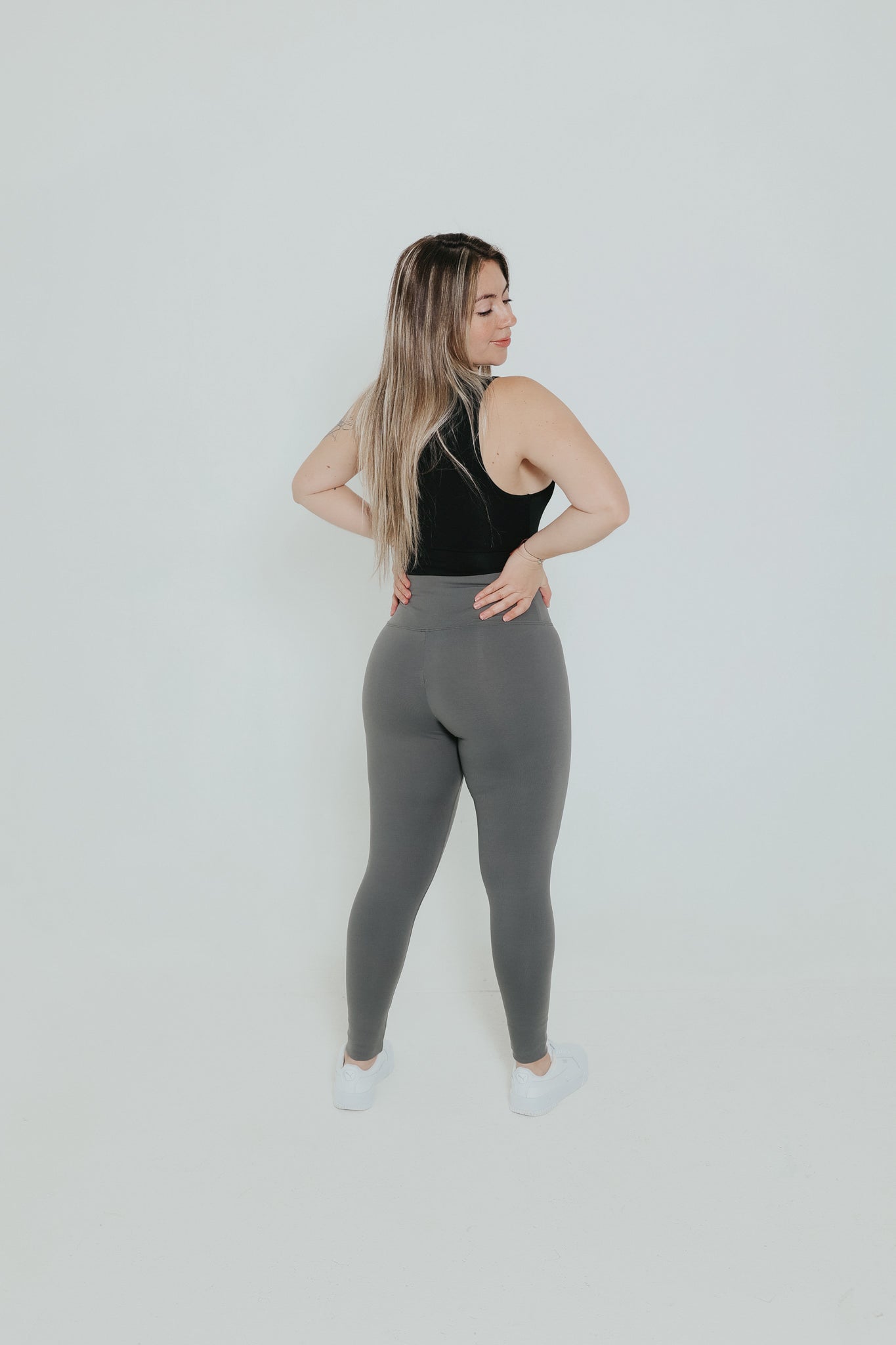 Carol Fitness on Twitter Leggings brancas, Legging, Ideias fashion